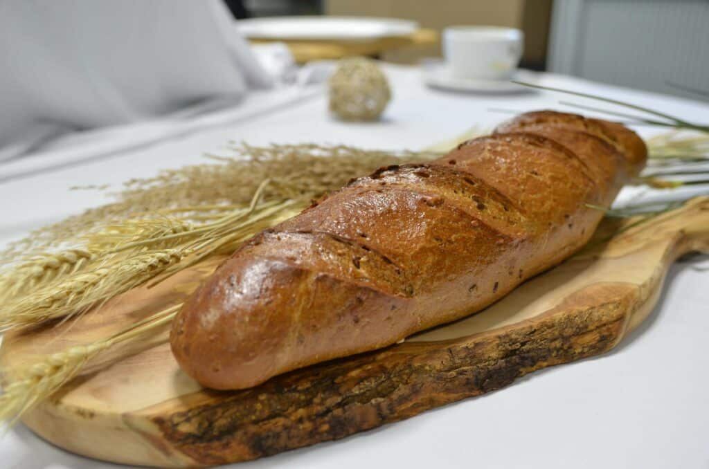 Traditionsbäckerei-Geissler-Ostritz-Produkte-baguette-dunkel